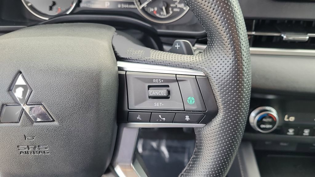 Used 2024 Mitsubishi Outlander SE Black Edition FWD image 26