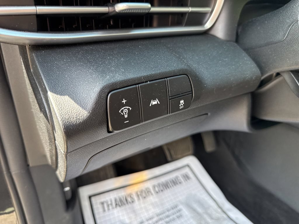 Used 2023 Hyundai Elantra SEL w/ Preferred Accessory Package FWD image 21