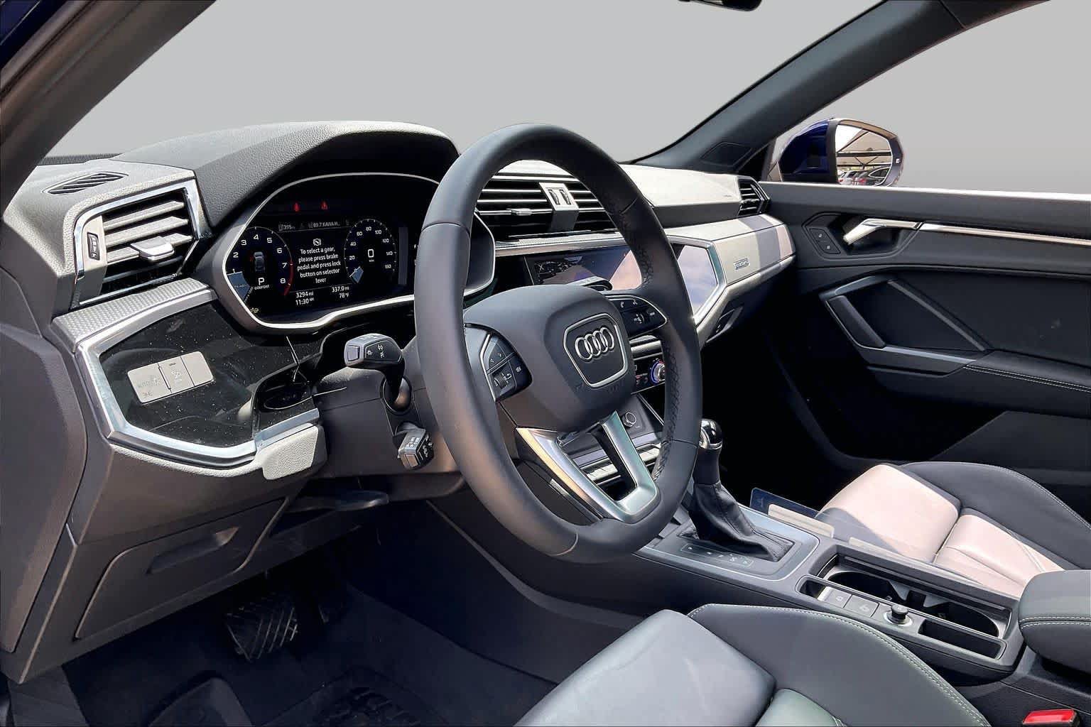 Used 2025 Audi Q3 2.0T Premium w/ Convenience Package AWD/4WD image 17