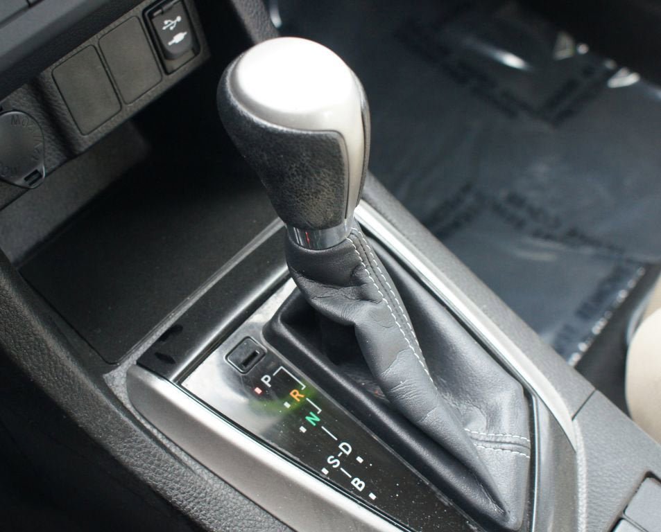 Used 2016 Toyota Corolla LE image 10