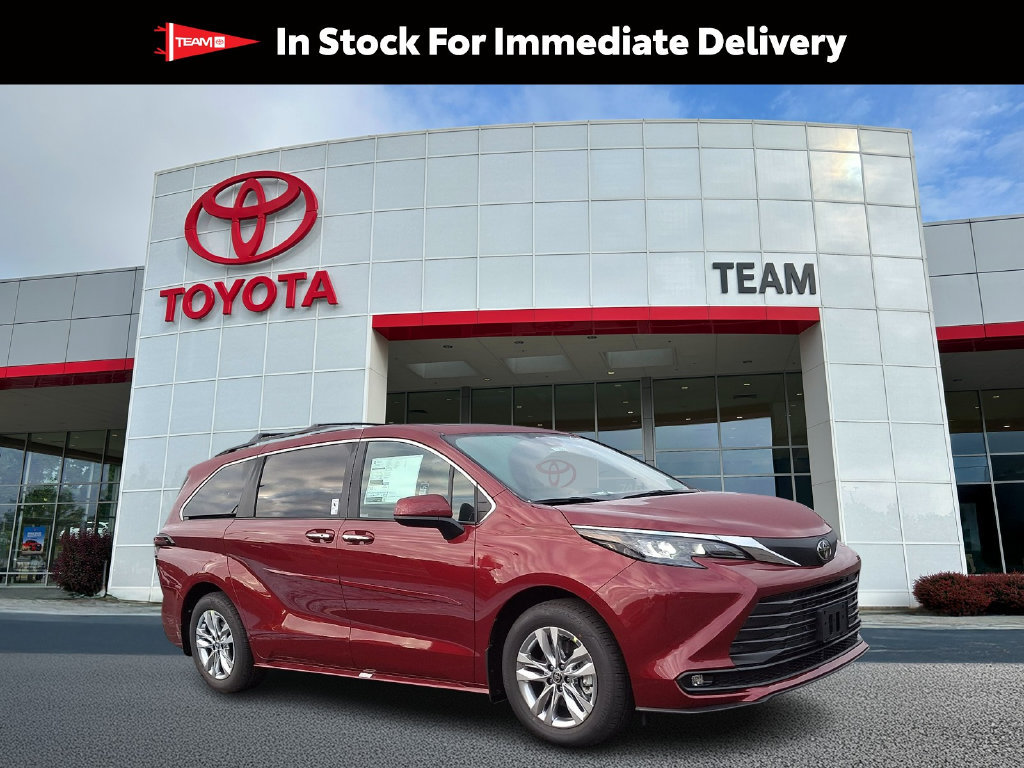 New 2026 Toyota Sienna XLE