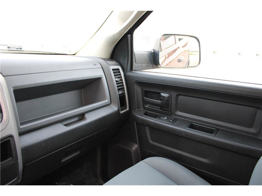 Used 2017 RAM 2500 Tradesman w/ Chrome Appearance Group image 32