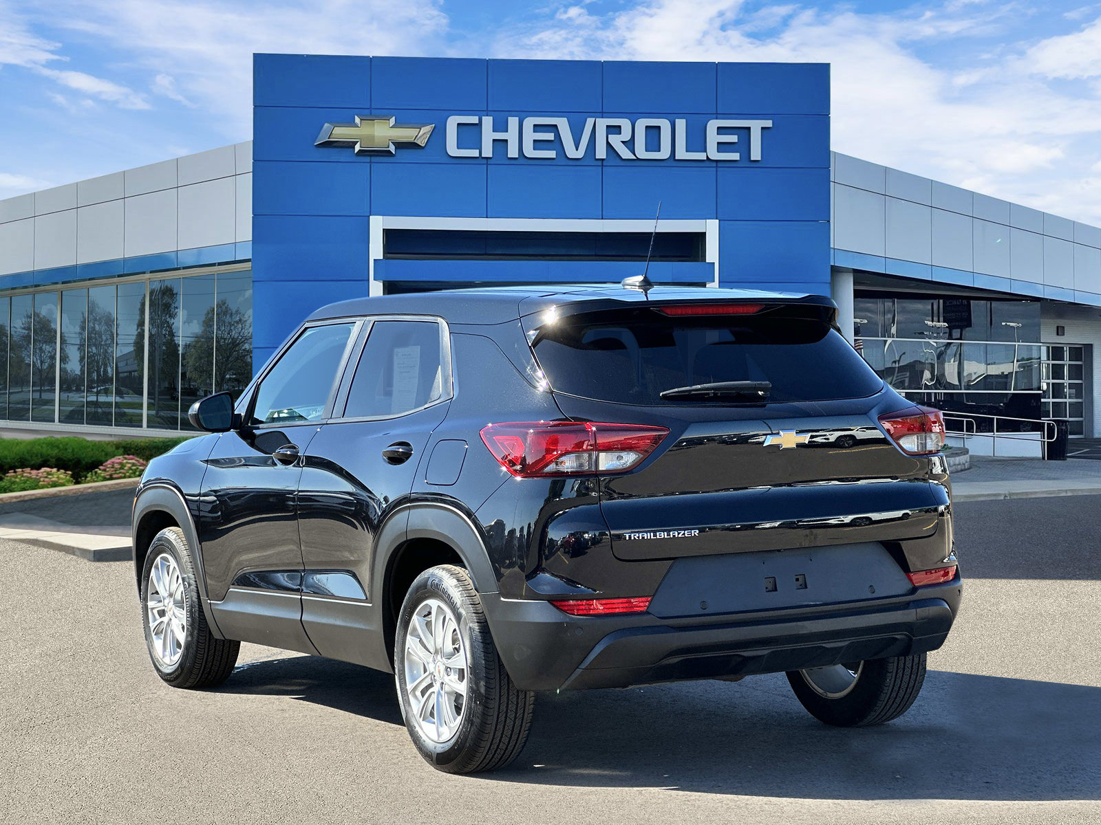 Certified 2024 Chevrolet TrailBlazer LS w/ LS Convenience Package FWD image 4