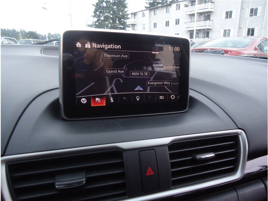 Used 2014 MAZDA MAZDA3 i Touring w/ Technology Package FWD image 20