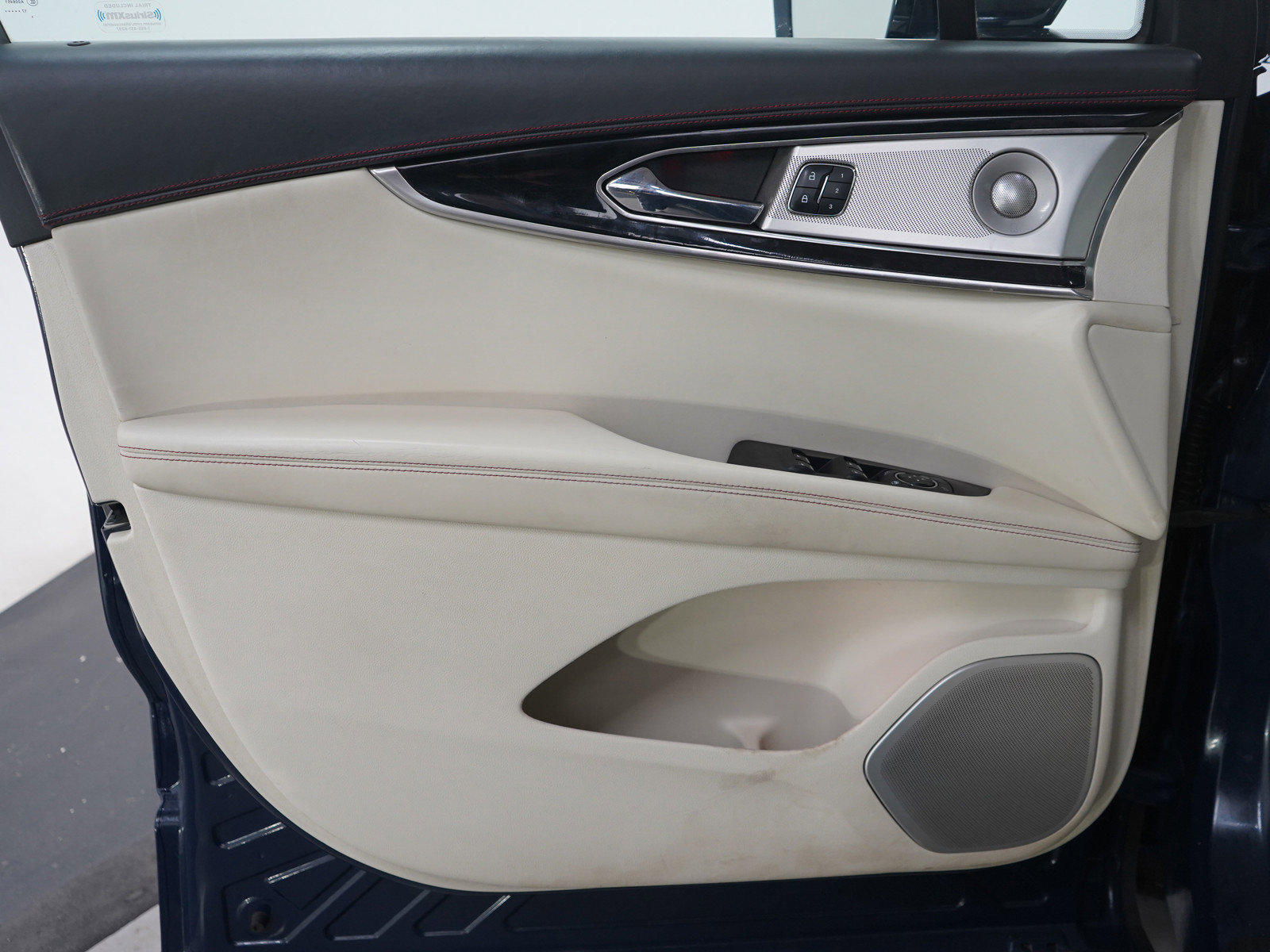 Used 2018 Lincoln MKX Black Label w/ Driver Assistance Package image 22