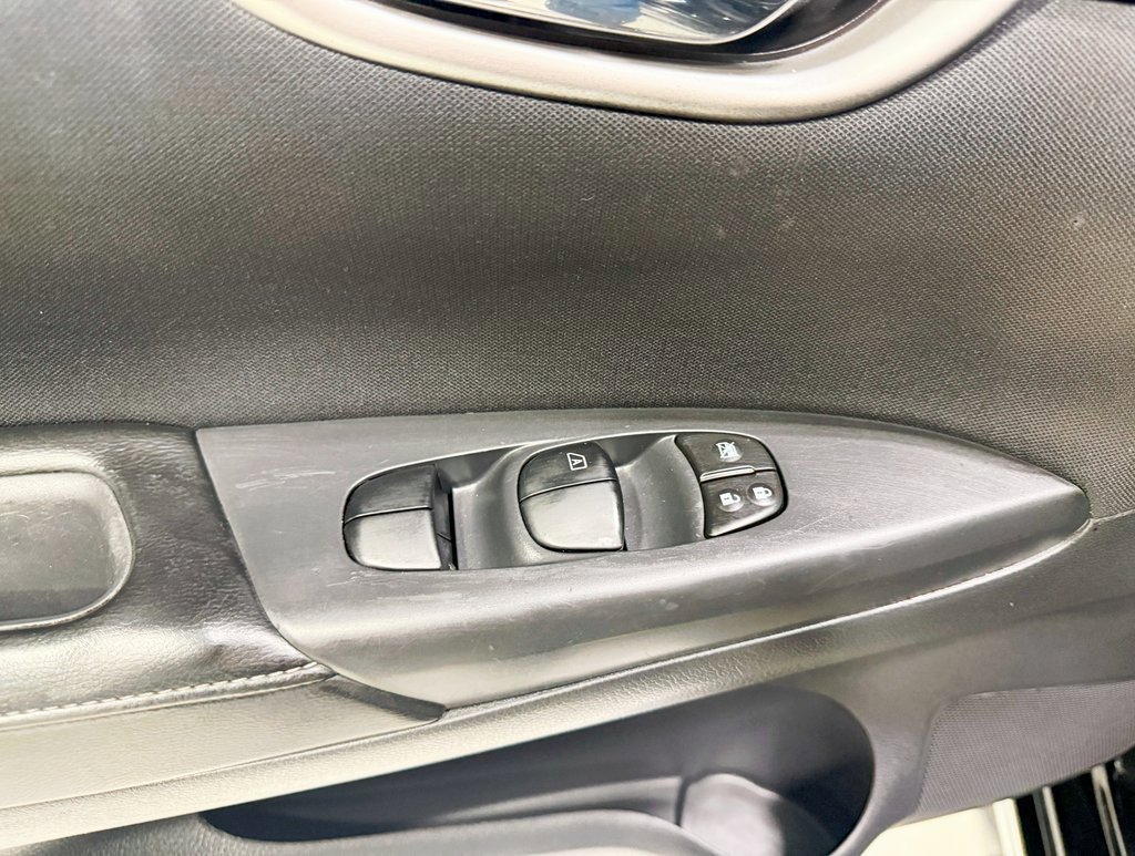 Used 2017 Nissan Sentra SV image 24