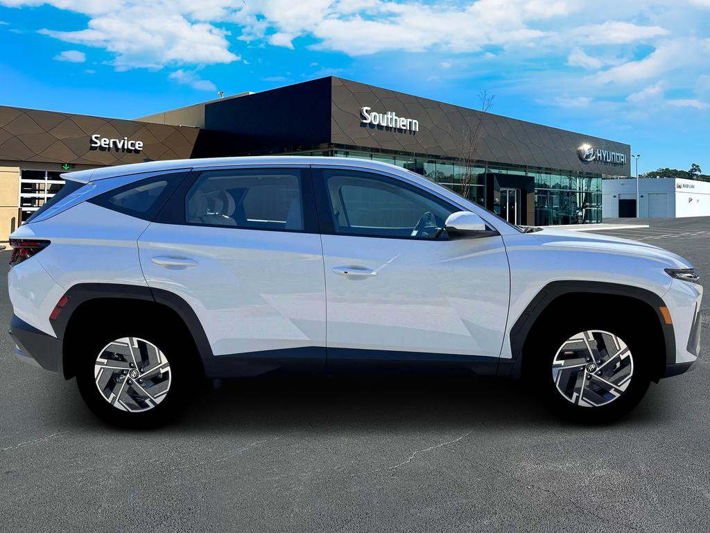 New 2026 Hyundai Tucson Blue SE image 10