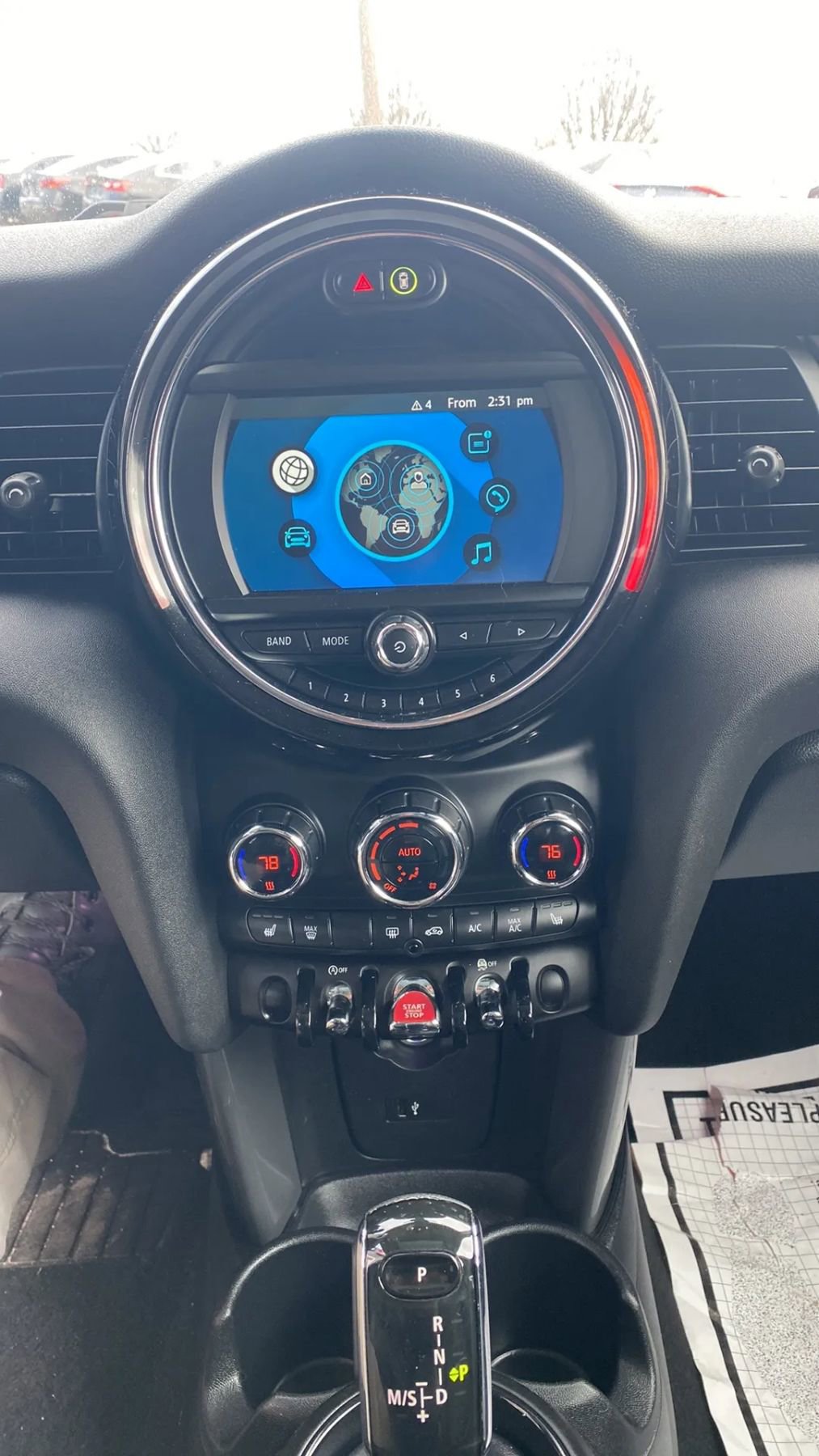 Used 2020 MINI Cooper 4-Door Hardtop w/ Storage Package image 14