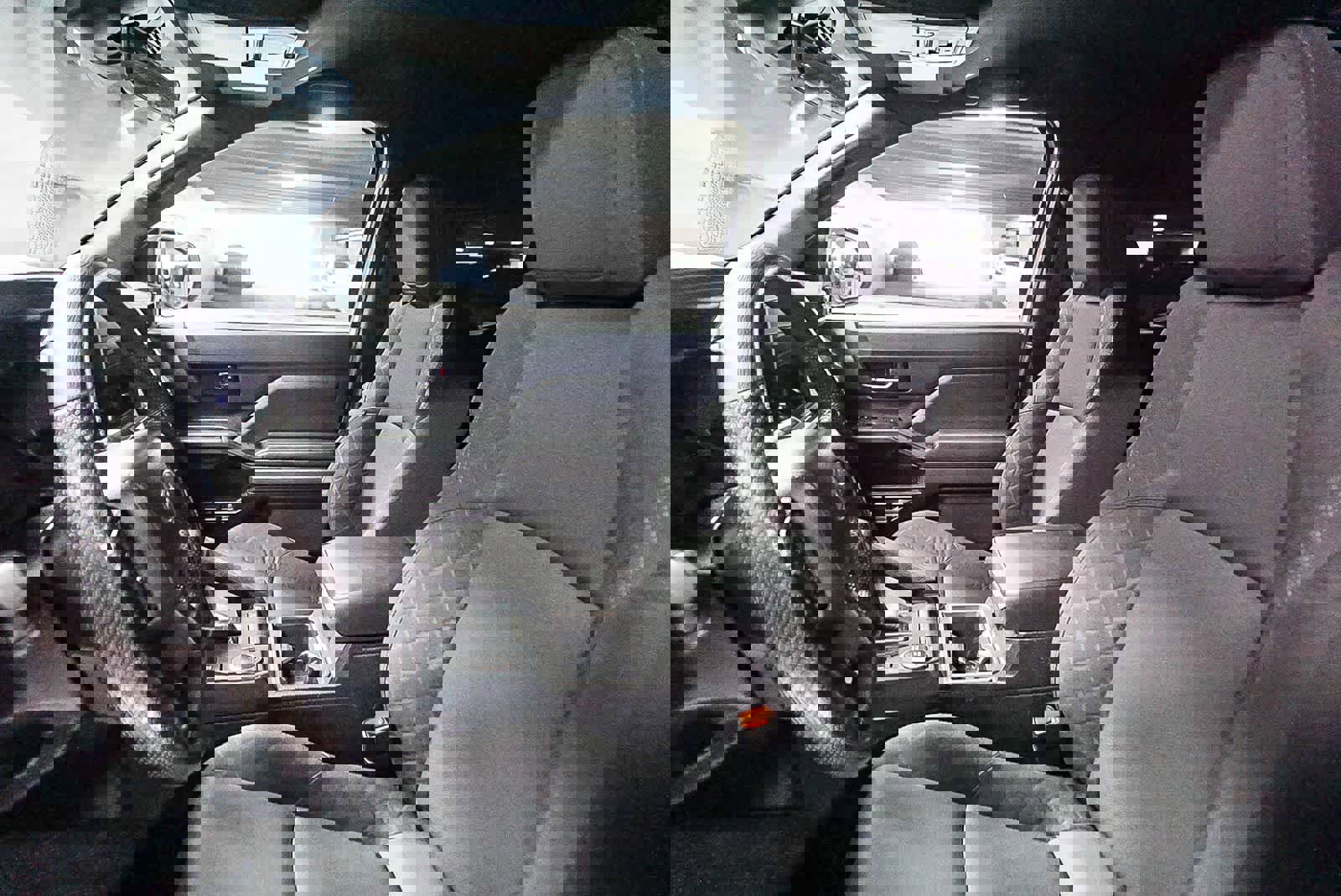 Certified 2025 Toyota Tacoma SR5 image 19