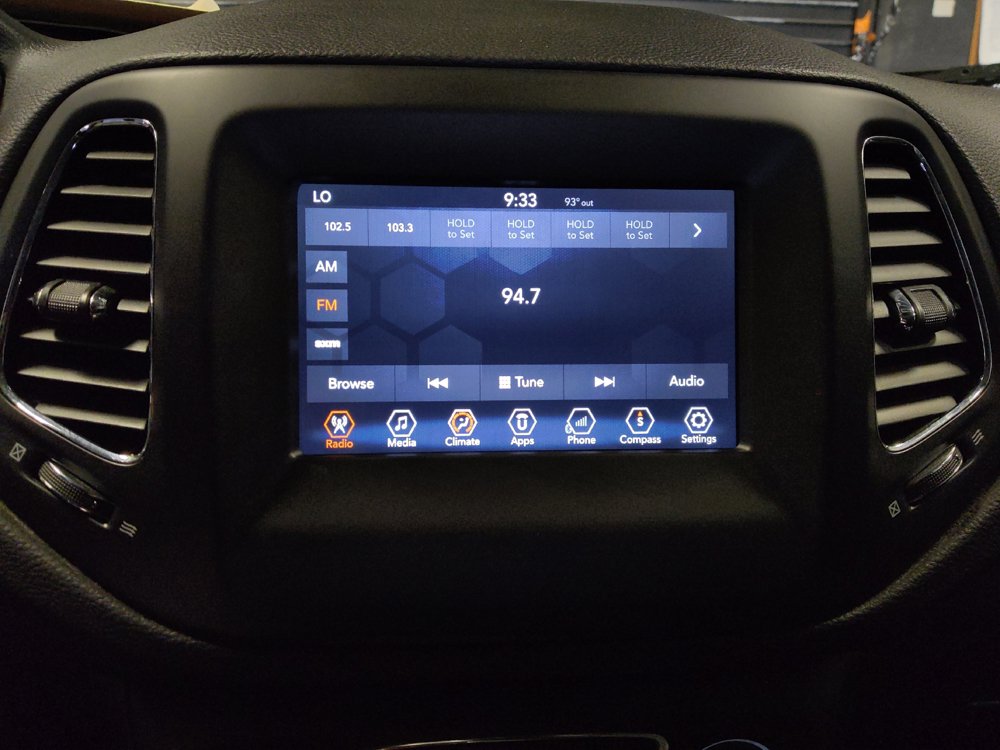 Used 2018 Jeep Compass Latitude w/ Popular Equipment Group FWD image 25