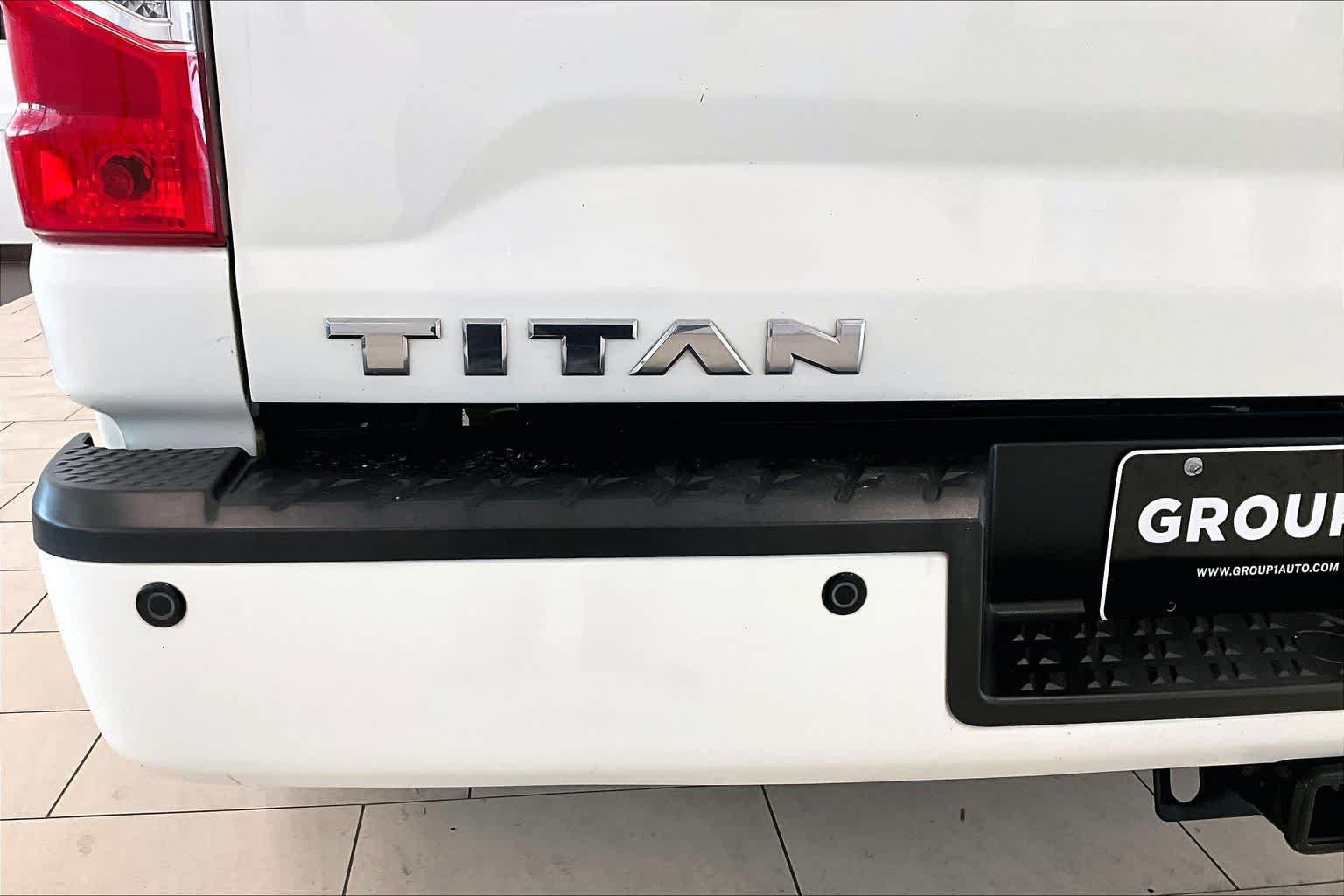 Used 2018 Nissan Titan SV w/ SV Convenience Package AWD/4WD image 29