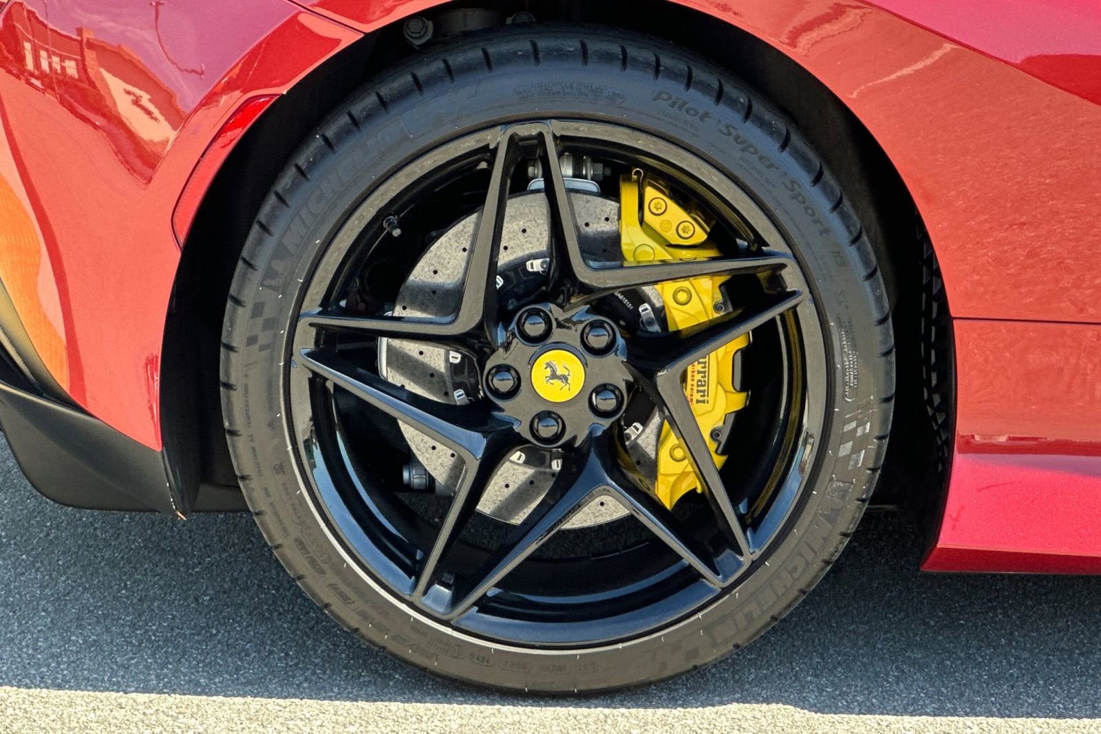 Used 2022 Ferrari F8 Tributo image 42