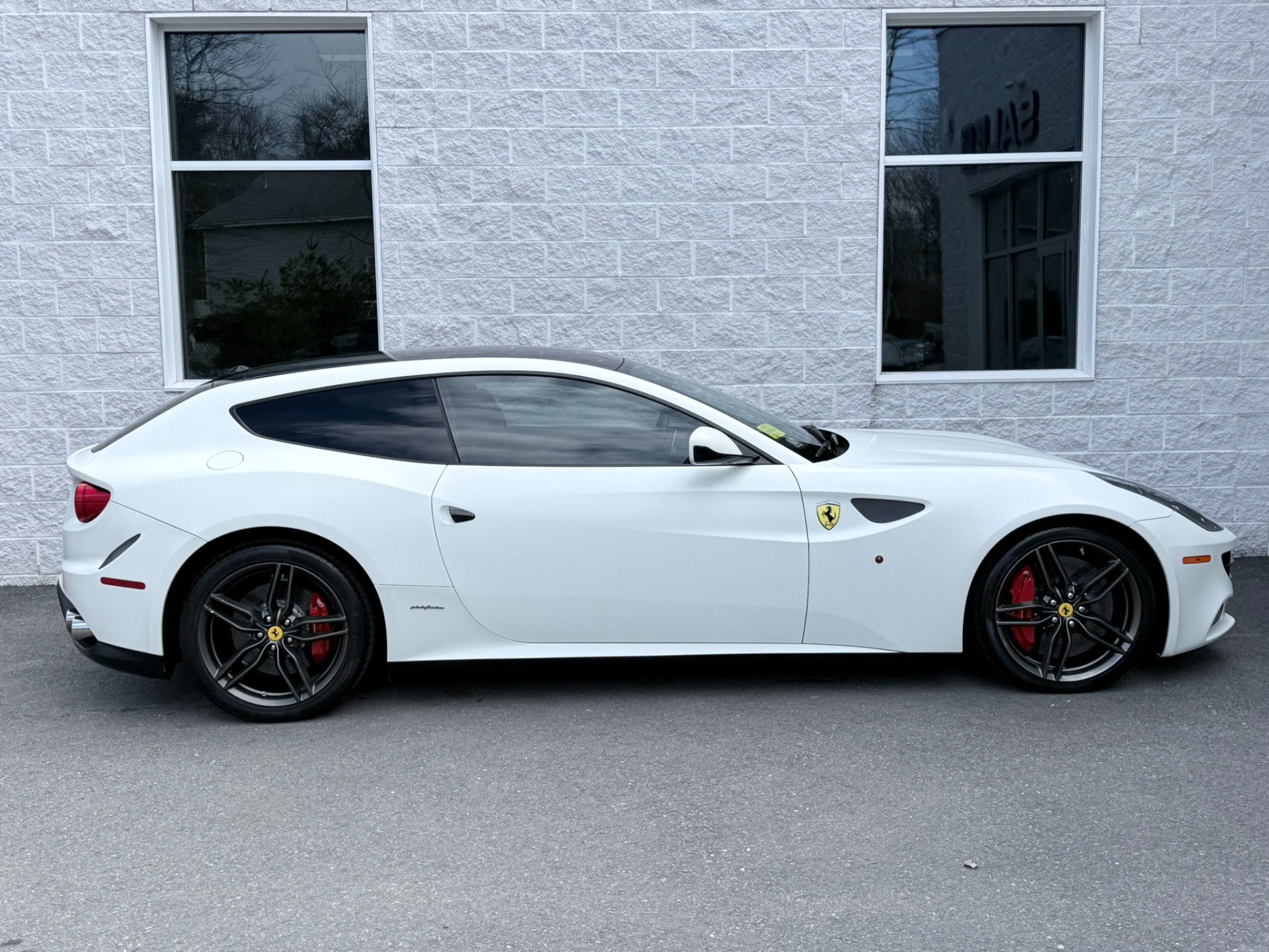 Used 2012 Ferrari FF image 30
