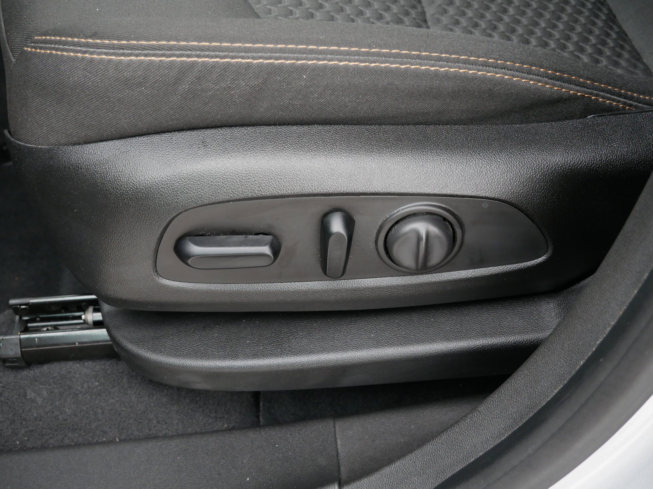 Used 2020 GMC Terrain SLE w/ Driver Convenience Package image 19