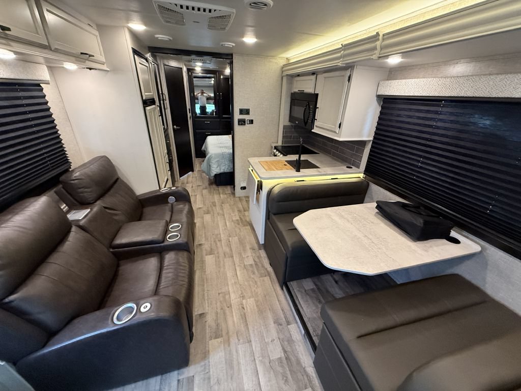 Used 2023 Ford E-450 and Econoline 450 Super Duty w/ Motorhome Prep Package RWD image 64
