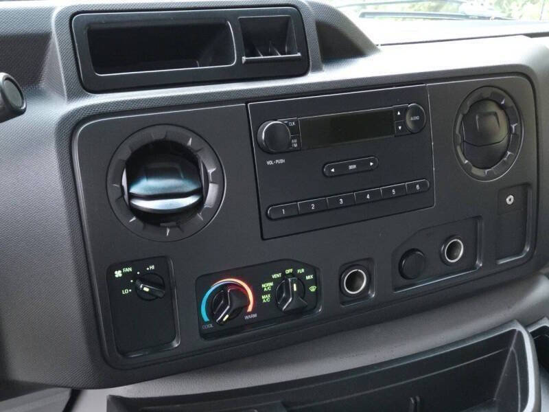 Used 2015 Ford E-350 and Econoline 350 Super Duty w/ Power Windows & Locks Group RWD image 16
