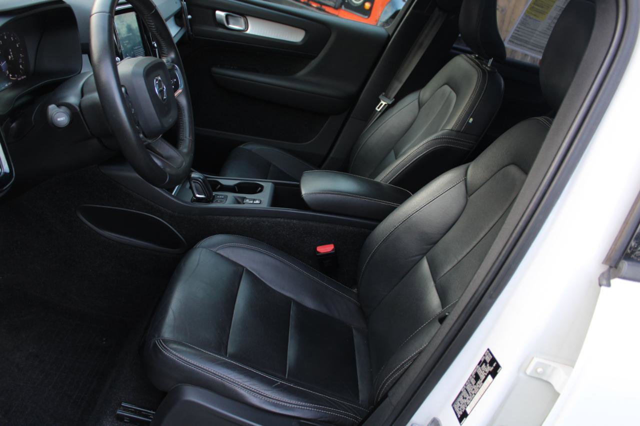 Used 2019 Volvo XC40 T5 Momentum image 10
