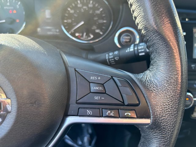 Used 2017 Nissan Rogue SV FWD image 27