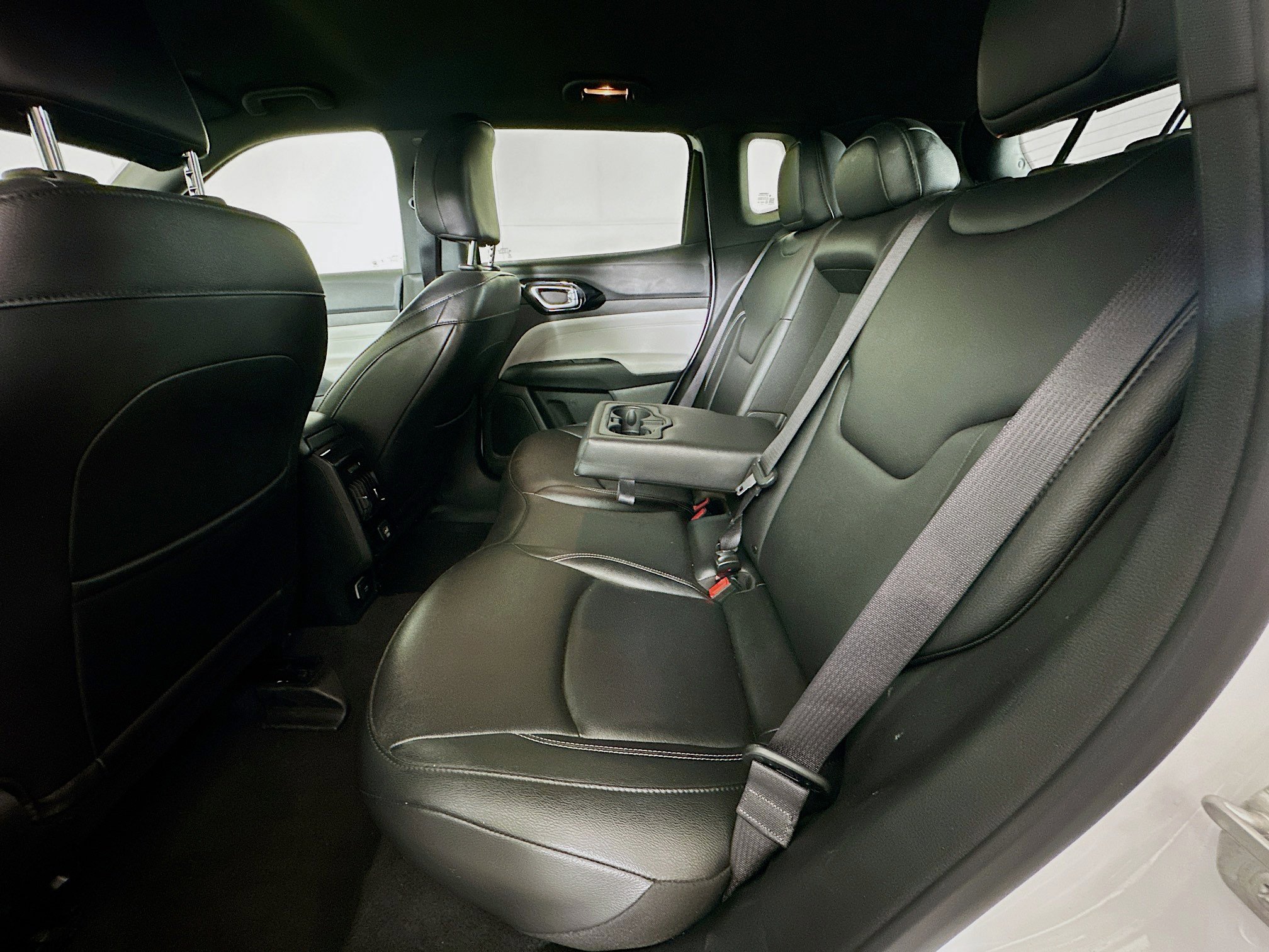 Used 2025 Jeep Compass Limited image 27