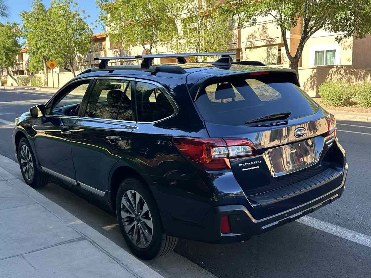Used 2018 Subaru Outback 3.6R Touring AWD/4WD image 6