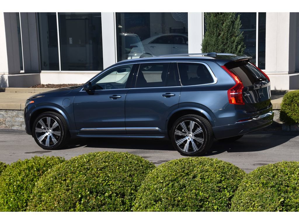 Used 2024 Volvo XC90 T8 Plus w/ Protection Package image 7