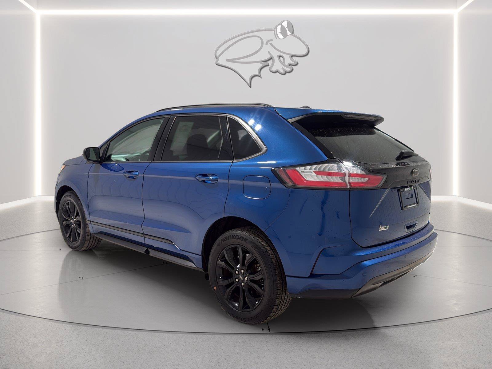 Certified 2024 Ford Edge SE w/ Black Appearance Package AWD/4WD image 3
