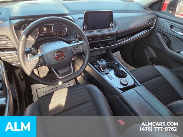 Used 2025 Nissan Rogue SV image 8