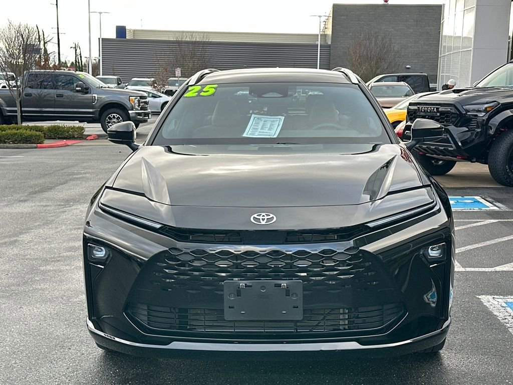 Used 2025 Toyota Crown Signia Limited image 8