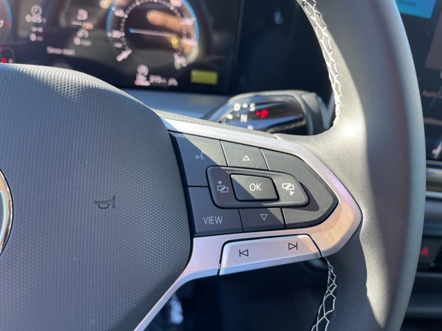 New 2026 Volkswagen Tiguan SE image 16