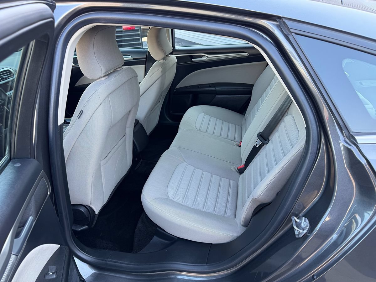 Used 2018 Ford Fusion S FWD image 5