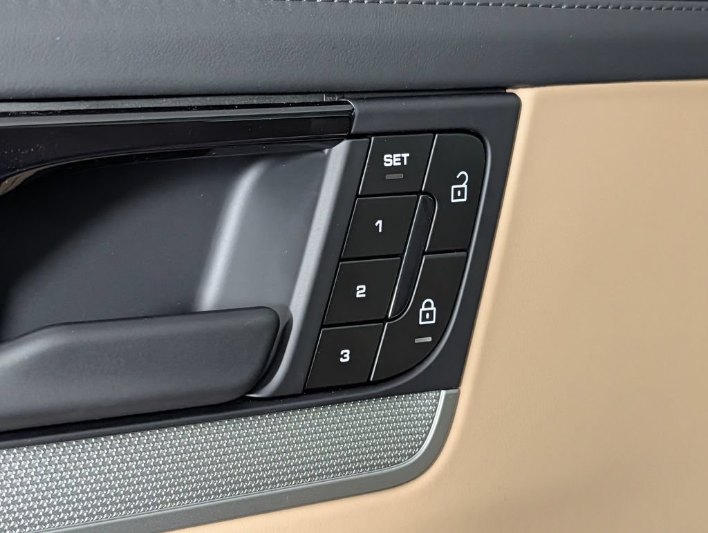 New 2026 Porsche Cayenne Coupe AWD/4WD image 25