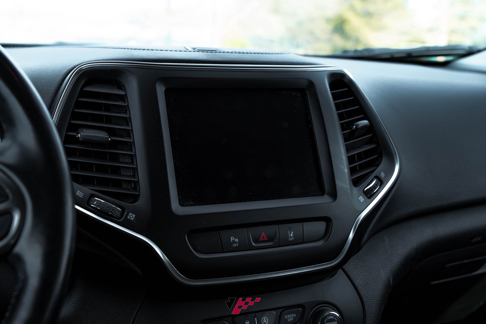 Used 2021 Jeep Cherokee Latitude Lux w/ Comfort/Convenience Group image 35