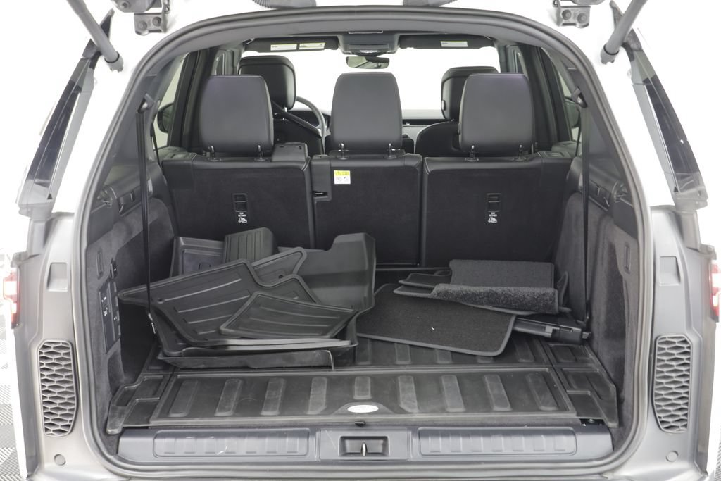 Certified 2025 Land Rover Discovery S AWD/4WD image 18