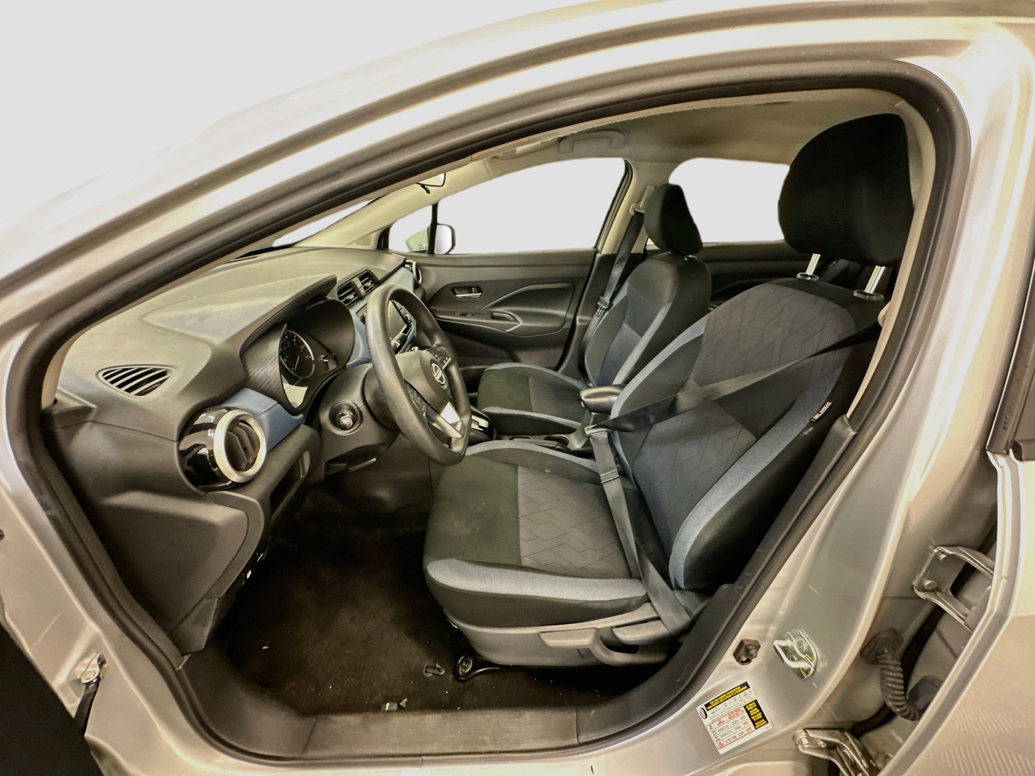 Used 2025 Nissan Versa SV FWD image 13