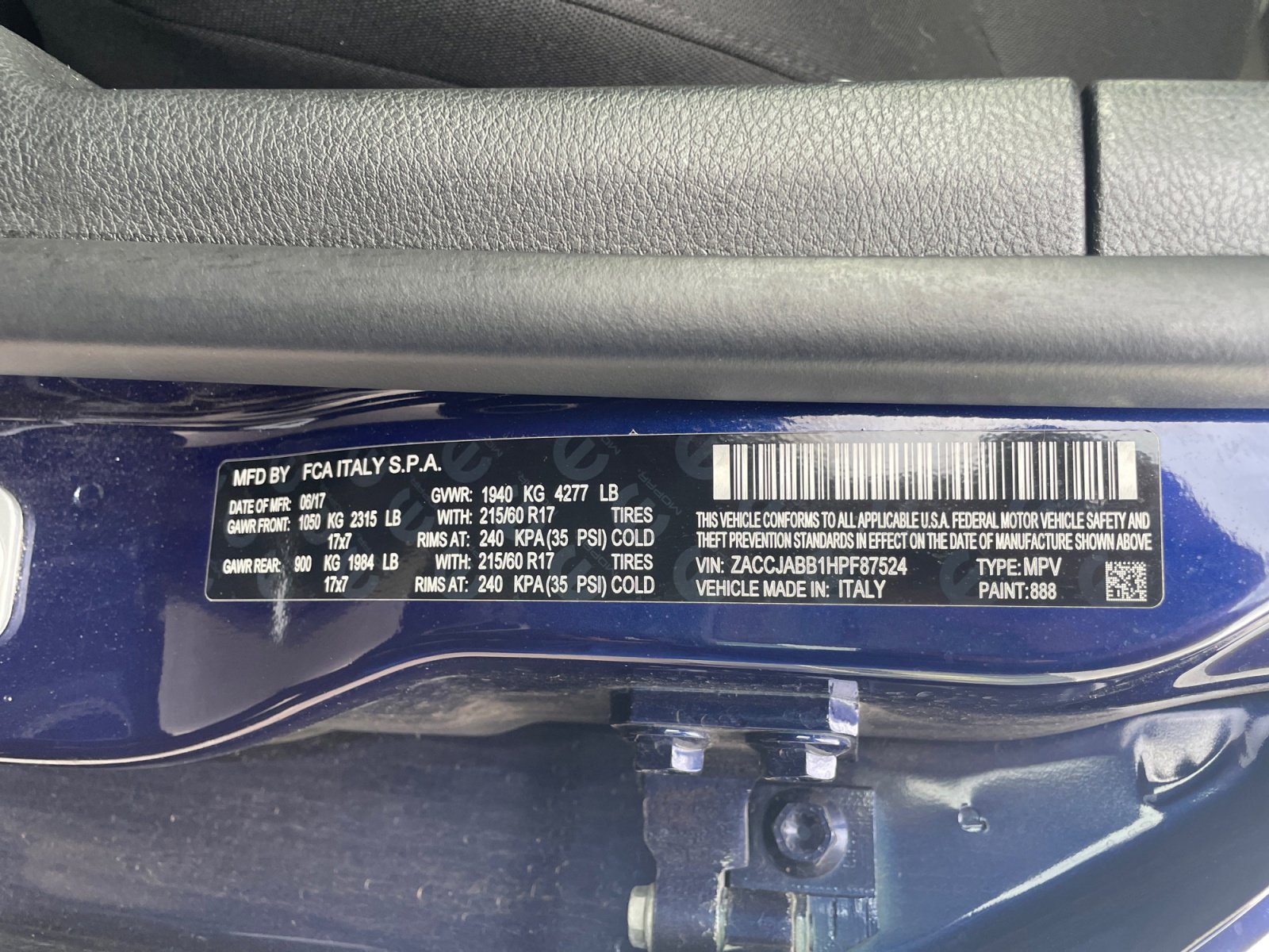 Used 2017 Jeep Renegade Latitude FWD image 34
