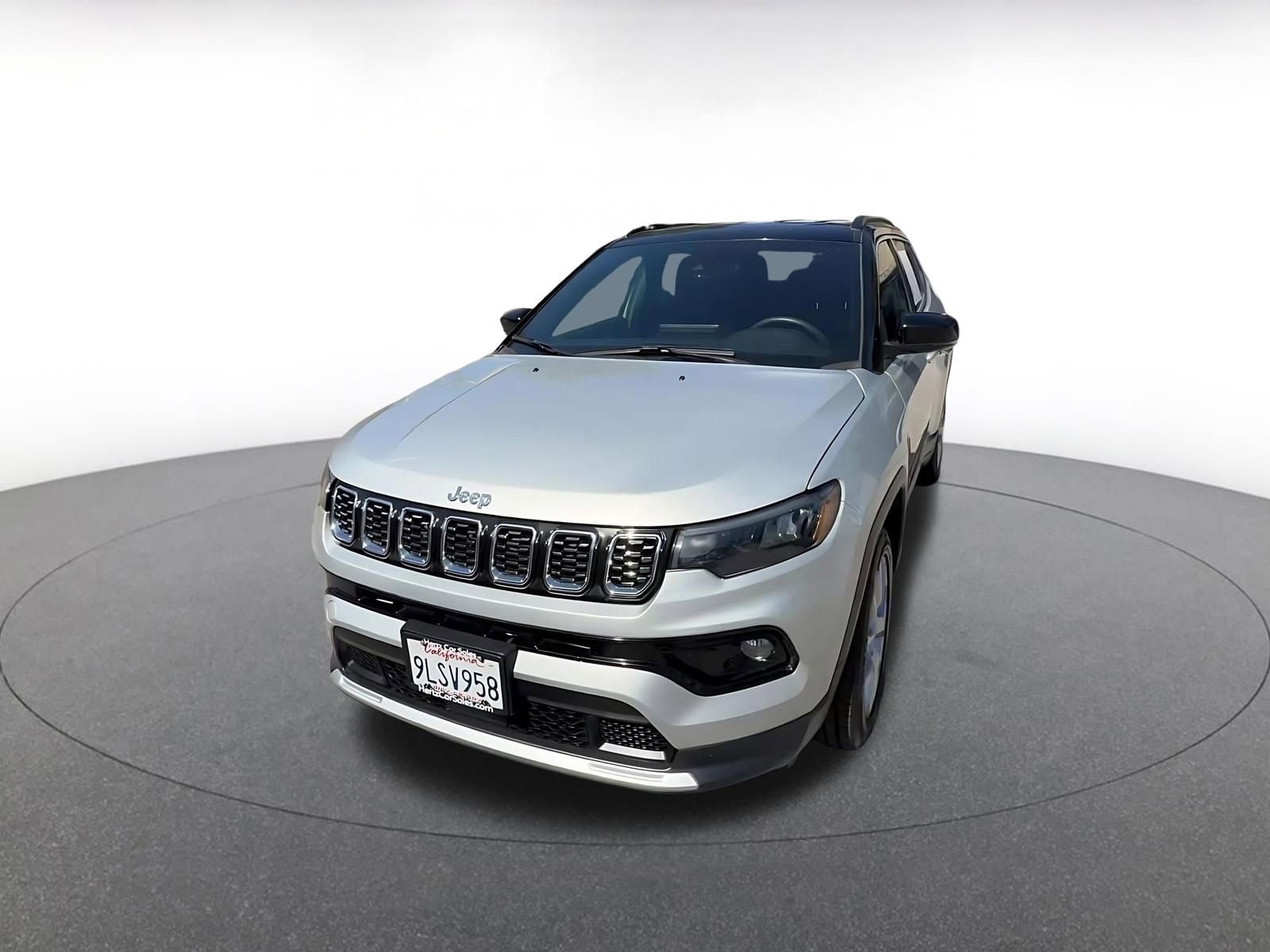 Used 2025 Jeep Compass Limited AWD/4WD image 7