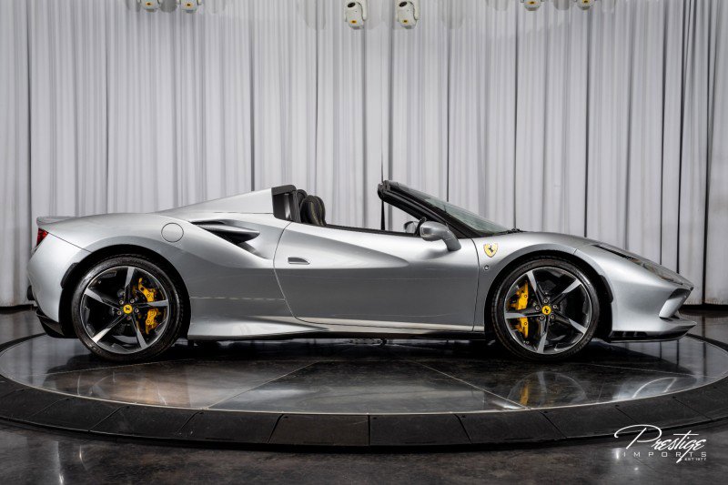 Used 2022 Ferrari F8 Tributo image 21