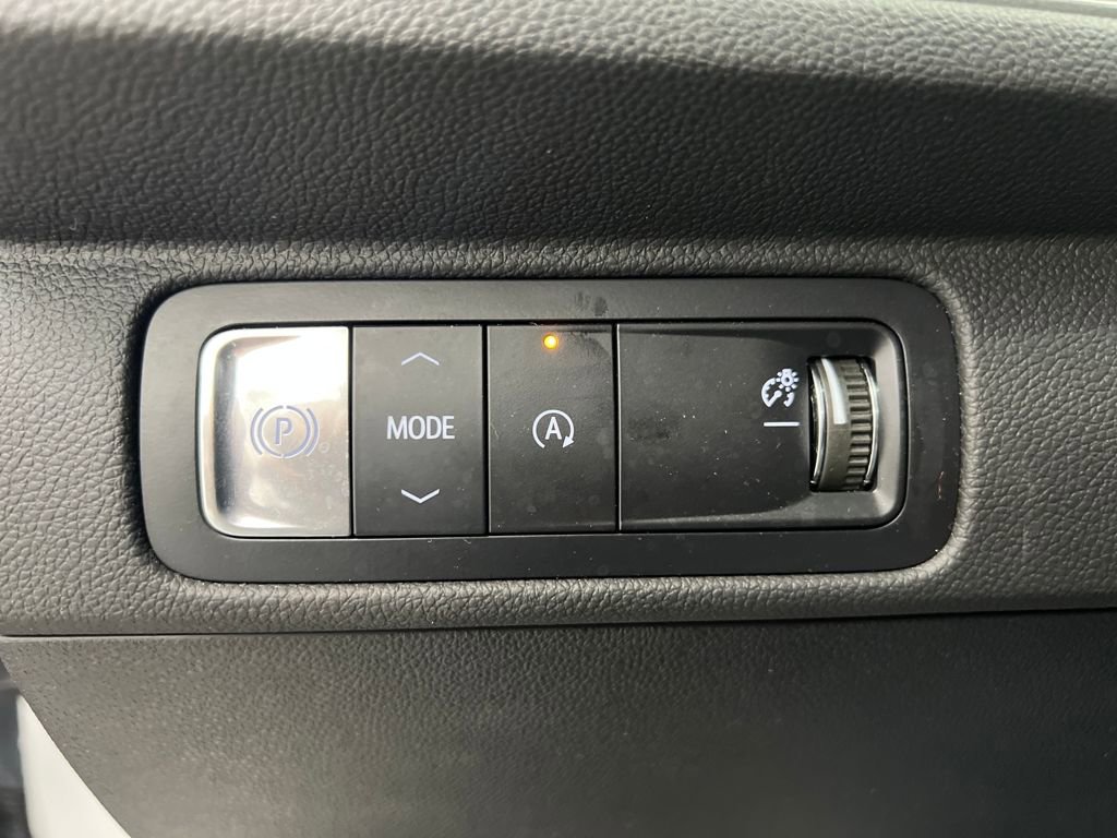 Used 2024 Chevrolet Traverse LT image 49