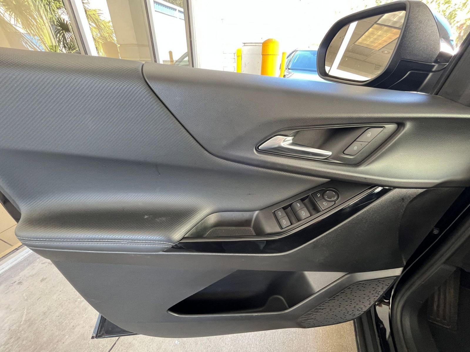 Used 2025 Chevrolet Equinox LT image 18