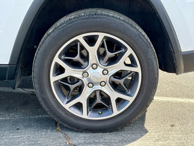 Used 2021 Jeep Grand Cherokee Limited w/ Sun & Sound Group image 30