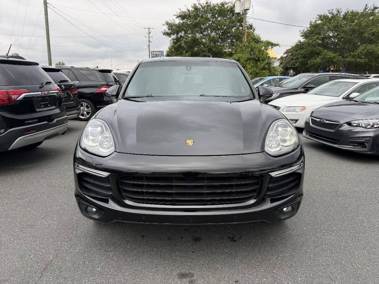 Used 2017 Porsche Cayenne Platinum Edition AWD/4WD image 2