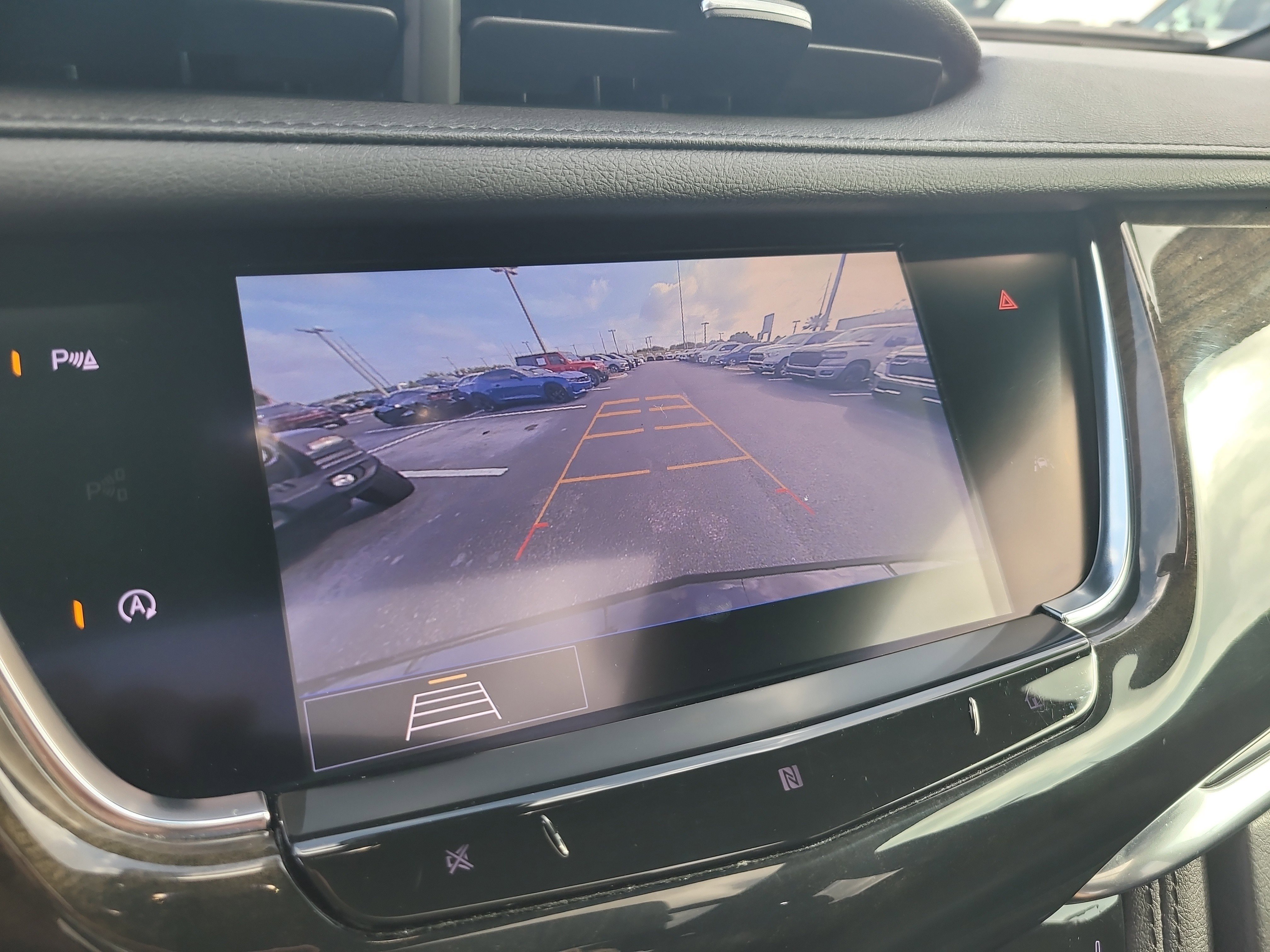 Used 2020 Cadillac XT6 Premium Luxury FWD image 24