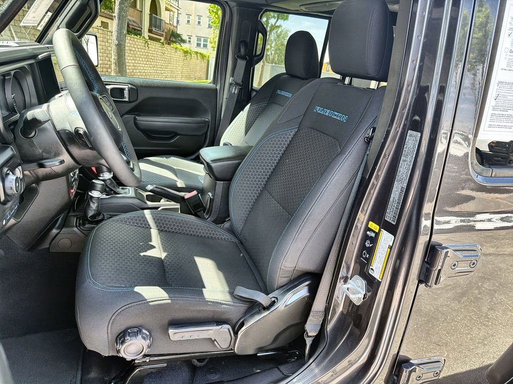 Used 2025 Jeep Wrangler Unlimited Rubicon 4xe w/ Convenience Group image 13