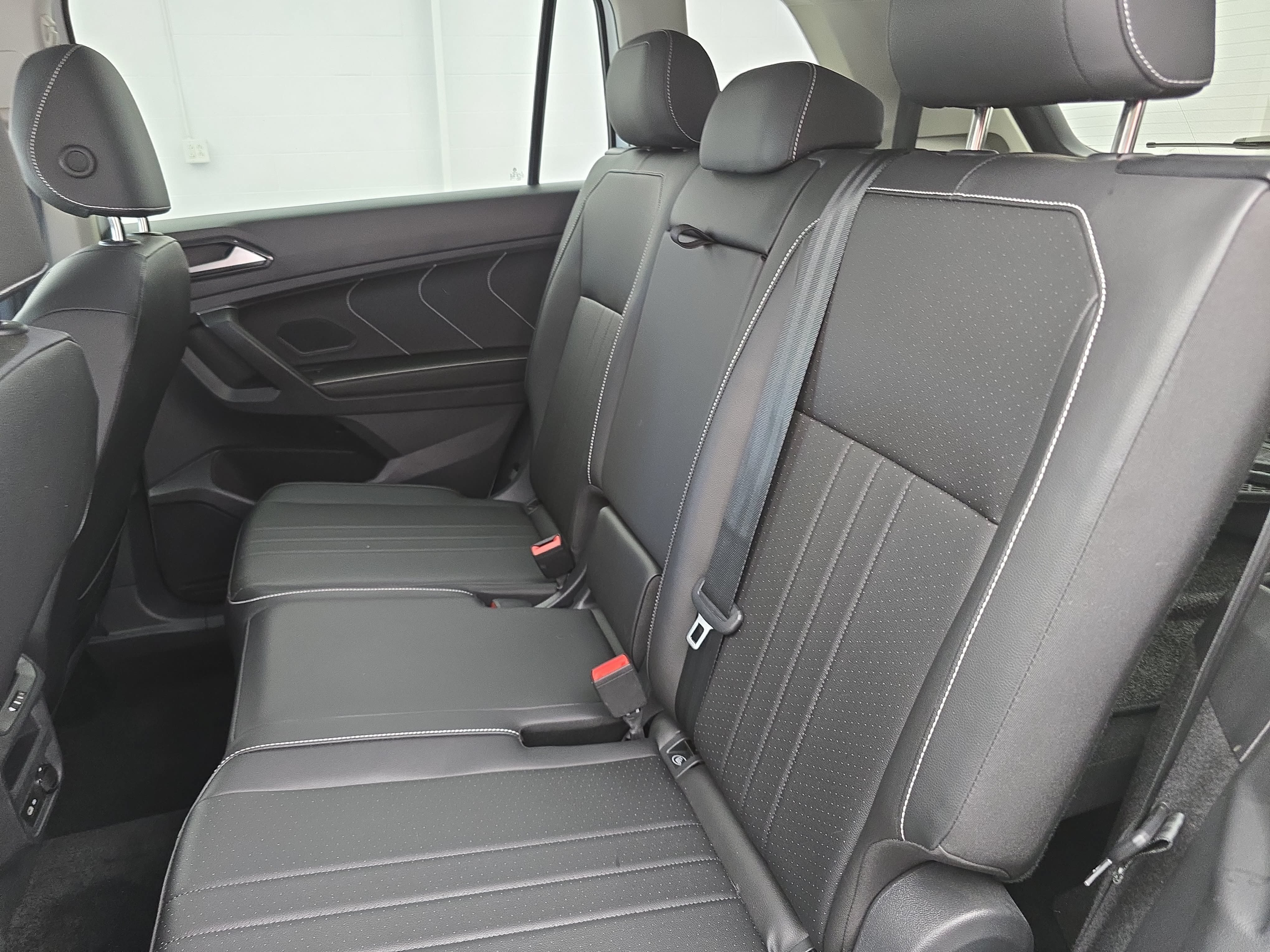 Used 2023 Volkswagen Tiguan SE FWD image 14