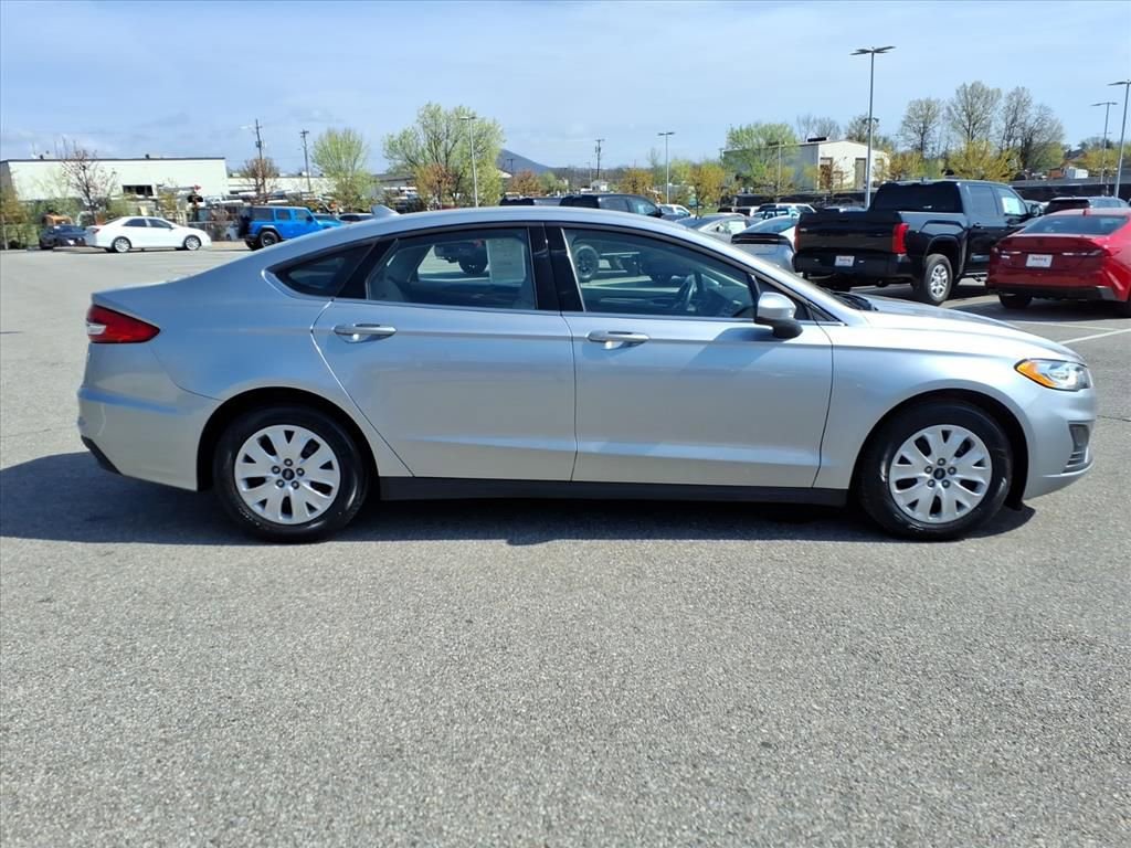 Used 2020 Ford Fusion S FWD image 3