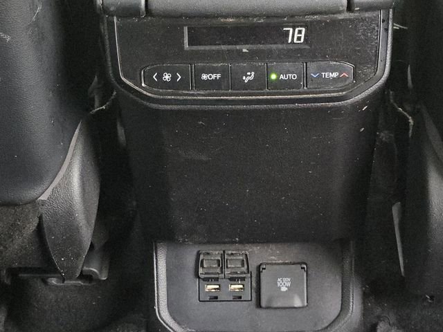 Used 2020 Toyota Highlander Limited image 17