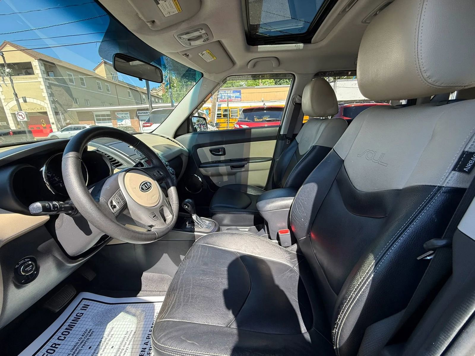 Used 2011 Kia Soul ! FWD image 18