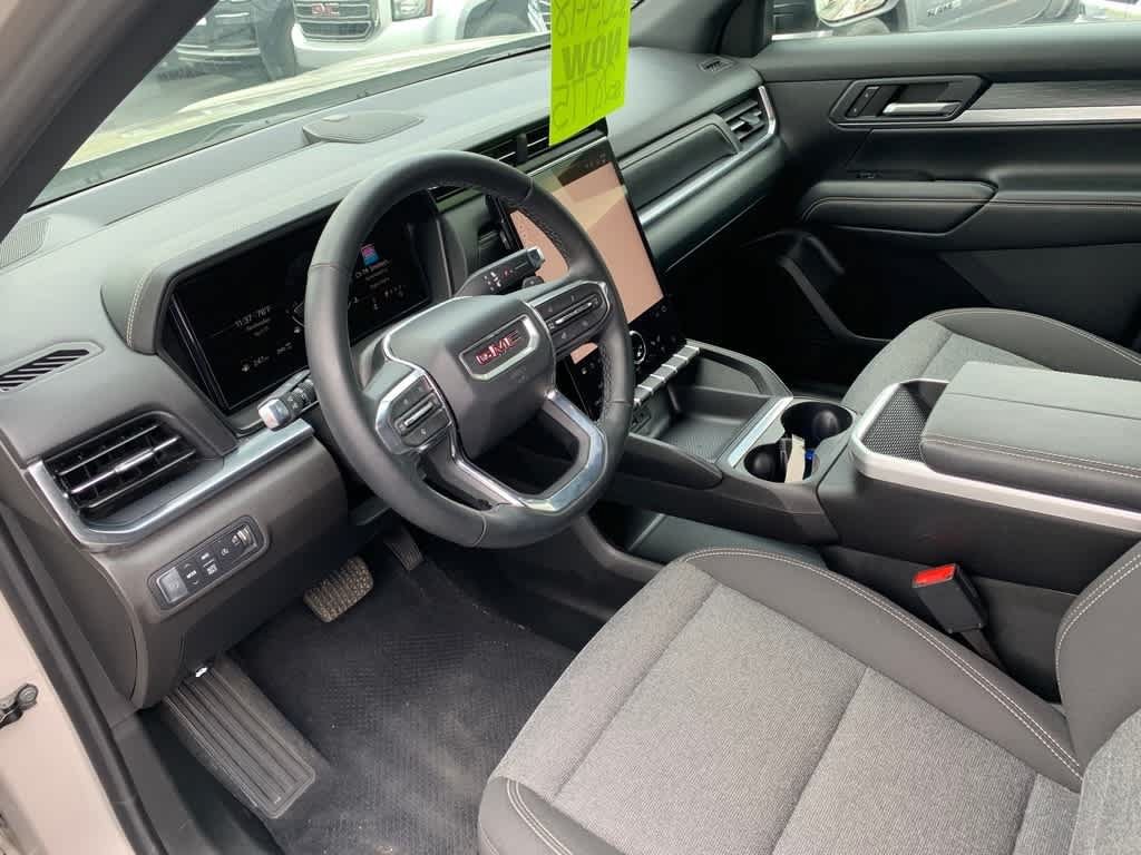 Used 2025 GMC Terrain Elevation AWD/4WD image 17