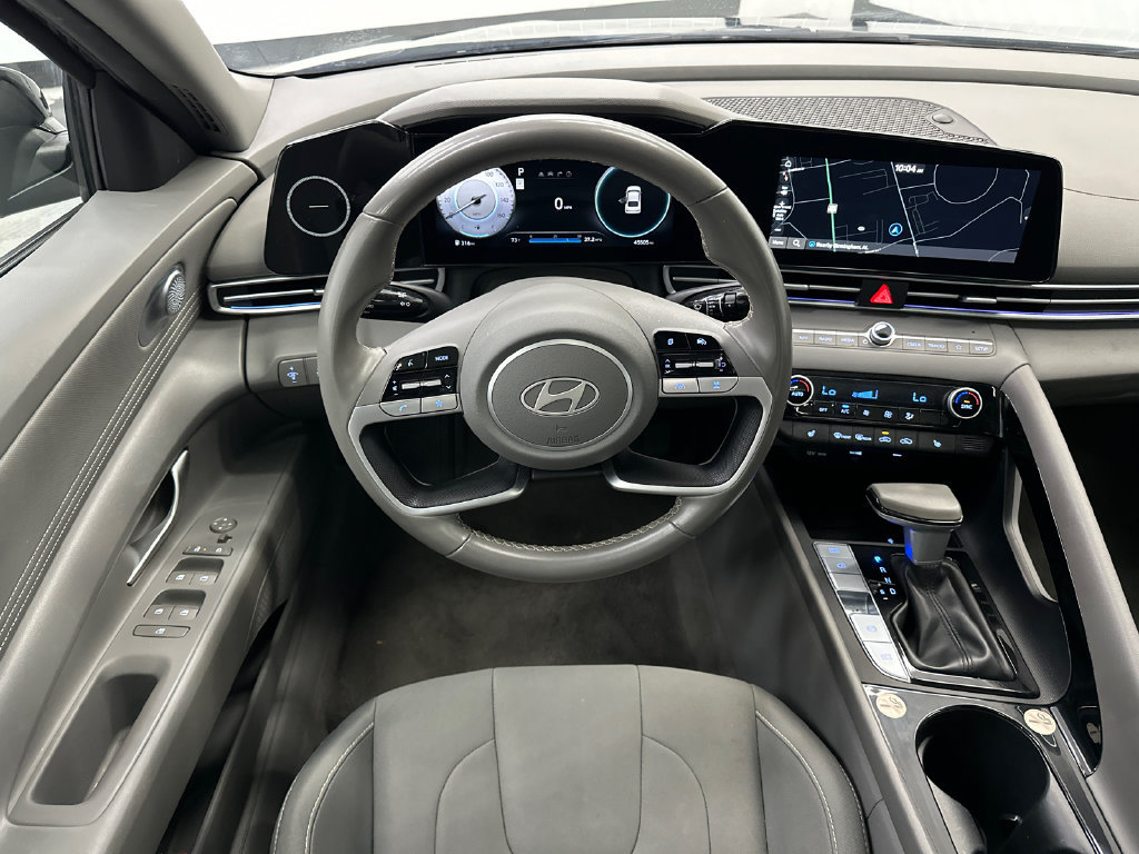 Used 2025 Hyundai Elantra SEL FWD image 22