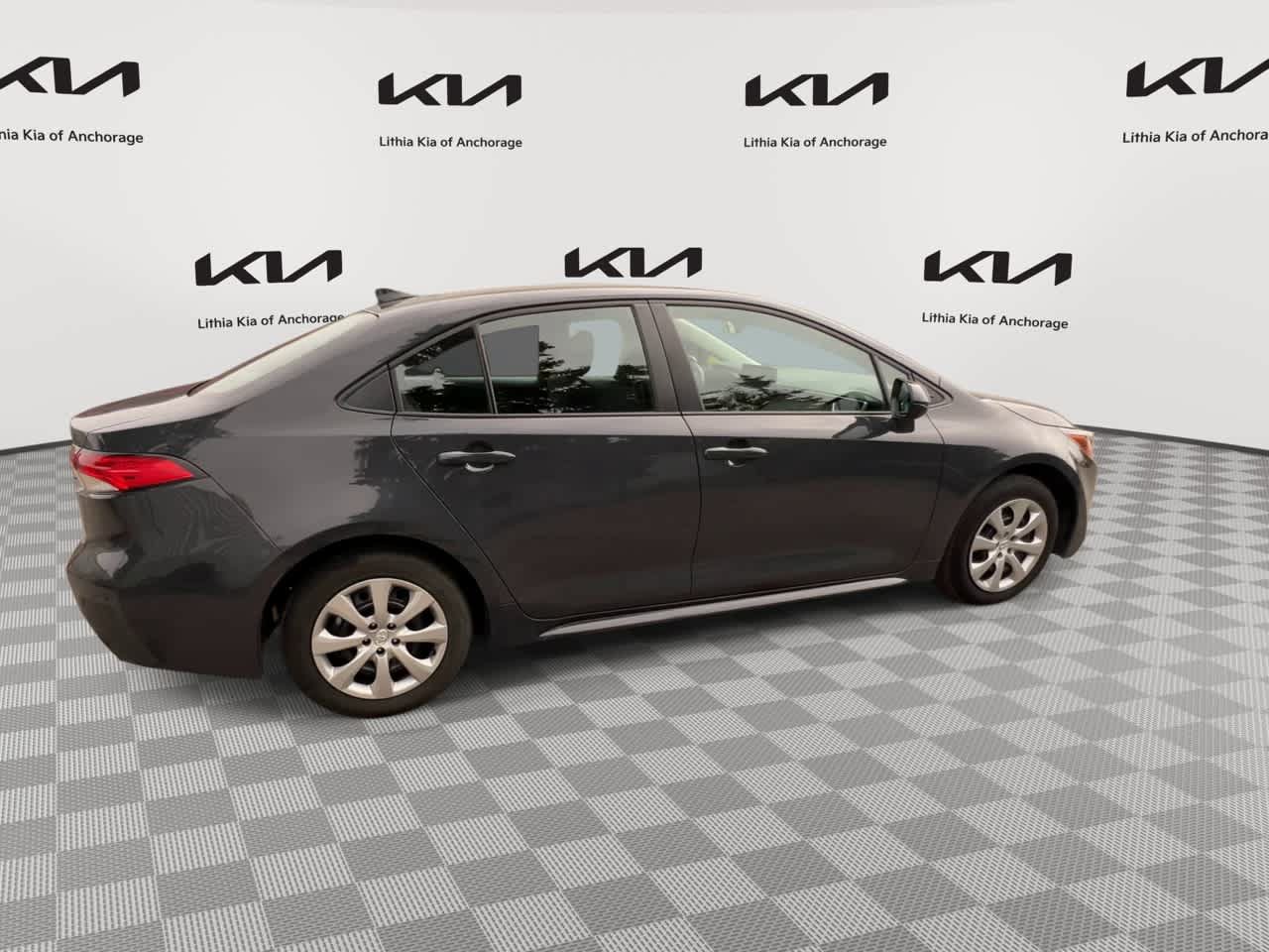 Used 2025 Toyota Corolla LE FWD image 8